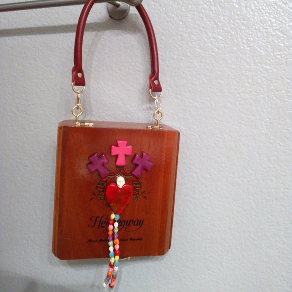 Suenos de Saundra Upcycle Arturo Fuente/ Hemingway Cigar Box, Purse - Picture 2 of 11